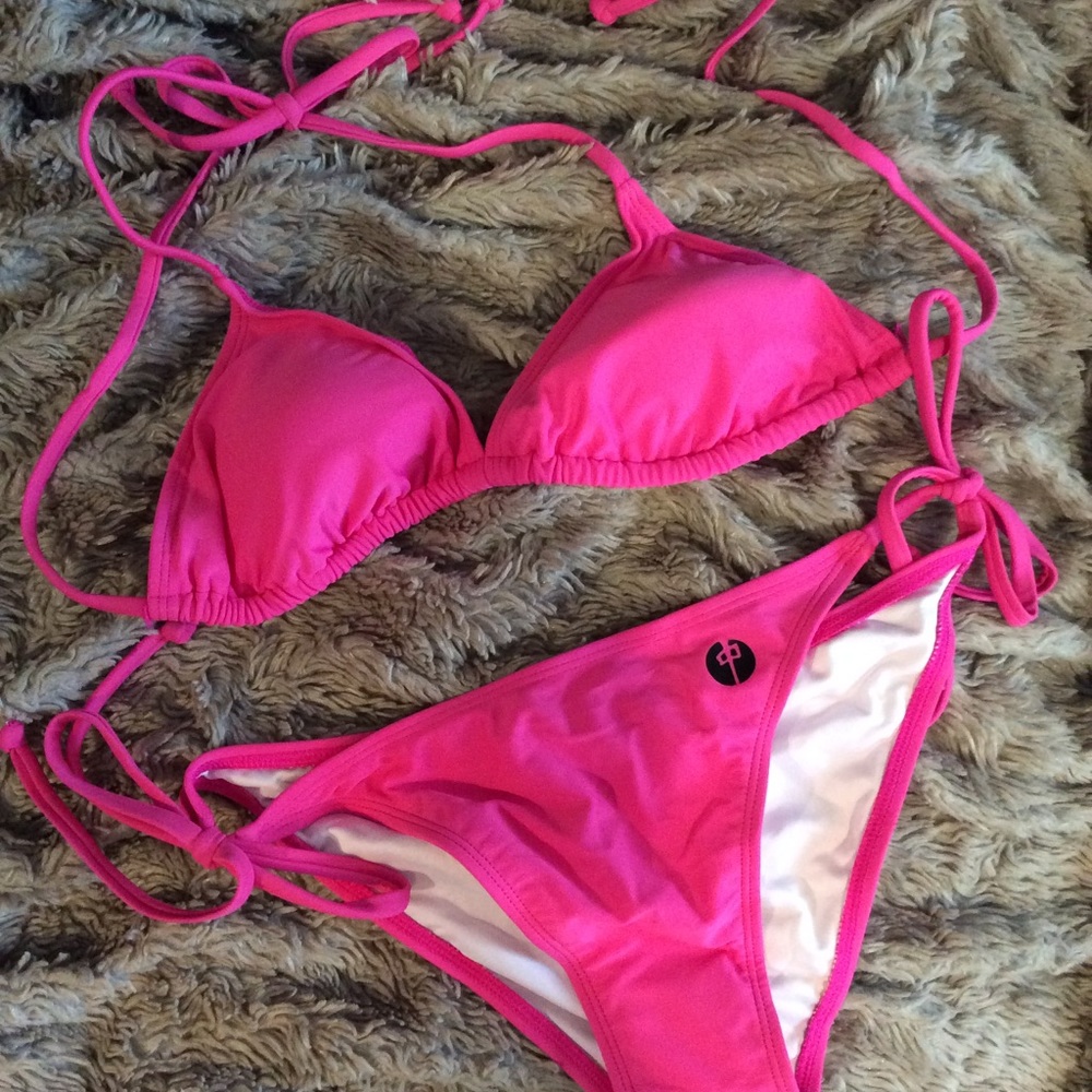 Red Dragon medium pink bikini. NWT